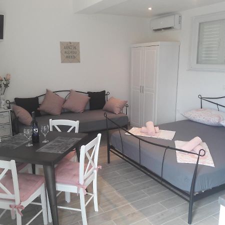 Appartamento Nessa & Meli Makarska Esterno foto
