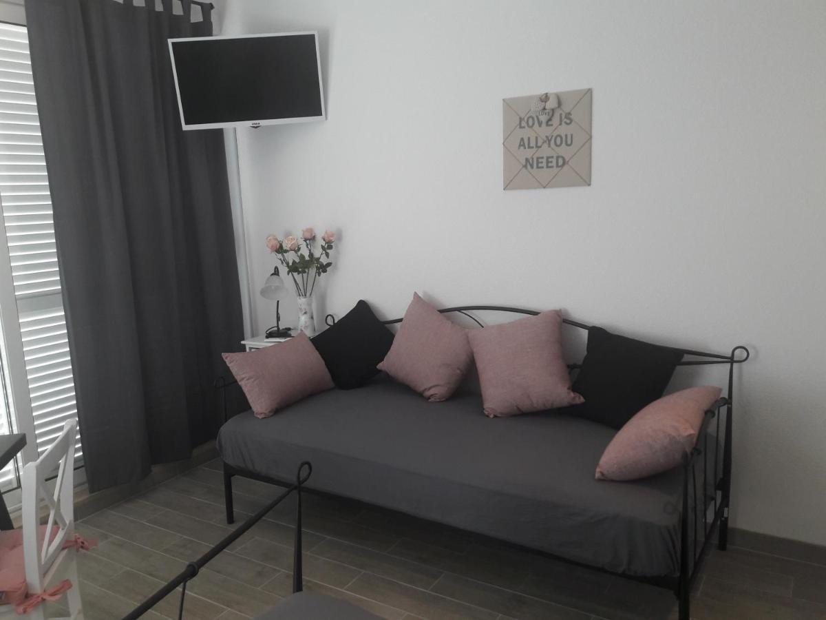 Appartamento Nessa & Meli Makarska Esterno foto